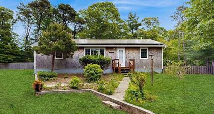 Quaint, ranch style home in Oak Bluffs with central air