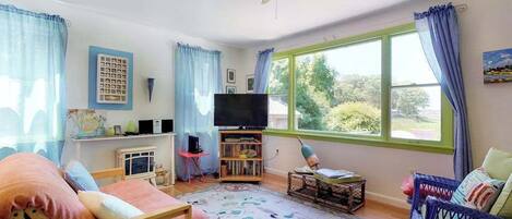 TV, DVD player, offices