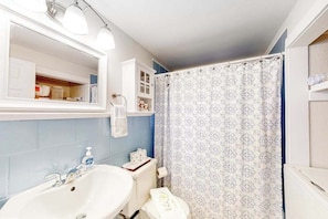 Shower, hair dryer, towels - Conveniently-located home with fenced yard, firepit, beach parking pass (Hyannis)