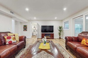 TV, offices - Pondfront escape with private beach, hot tub, sauna, play area & dog-friendly (Sandwich)