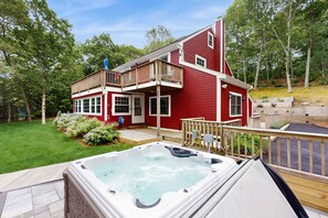 Terrace/patio - Pond Treasure: Private beach, hot tub, sauna, play area & dog-friendly (Sandwich)