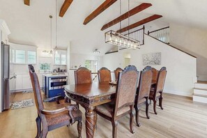 Dining - Pondfront escape with private beach, hot tub, sauna, play area & dog-friendly (Sandwich)