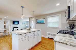 Fridge, microwave, oven, stovetop - Updated Retreat w/ Lots of Perks: Big Yard, Canoe, Bikes Stroll to Long Pond (South Yarmouth)
