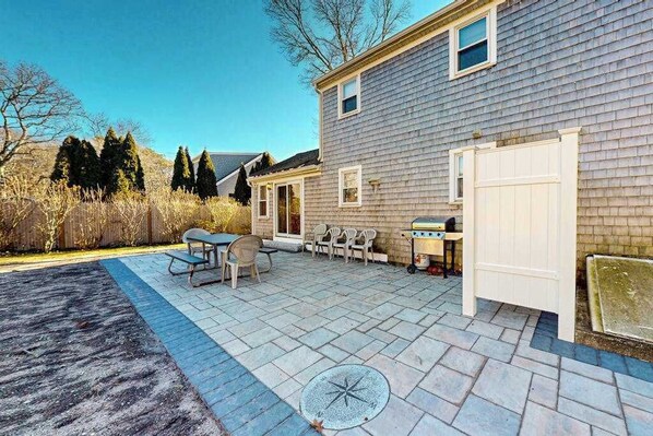 Outdoor dining - Spacious home with patio, beach gear, & W/D - central location (South Dennis)