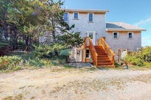 Exterior - Bayview home, WiFi, multiple decks, hot tub, games (Truro)