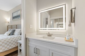 Bathroom - Bask 'n Away - Getaway in the Heart of Morehead City! (Morehead City)