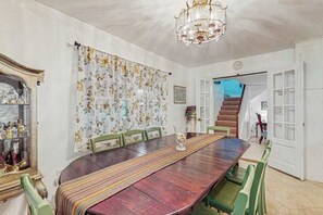 Dining - Beautiful Estate with Large Lawn Made for Socializing and Kids' Playroom (Vineyard Haven)