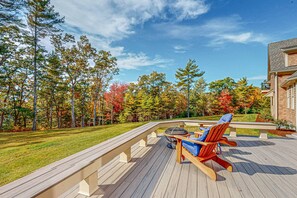 Terrace/patio - Incredible home on lake with views, private beach, deck, AC, & W/D (Plymouth)