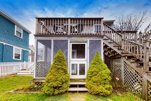 Exterior detail - Freestanding cottage with decks, steps from Commercial Street & the beach (Provincetown)