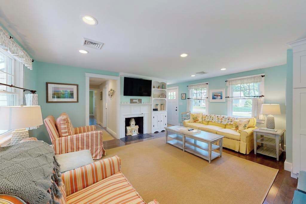 TV, DVD player, offices