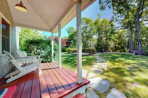 Terrace/patio - Remodeled home w/beach pass & new furnishings on 1-acre parcel - steps to lake (Centerville)