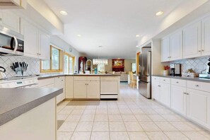 Fridge, microwave, oven, stovetop - Serene home near the beach with open floor plan, yard, grill, & central AC (Centerville)