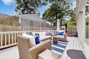 Terrace/patio - Serene home near the beach with open floor plan, yard, grill, & central AC (Centerville)