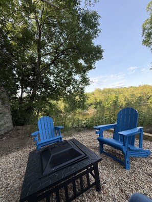 Property grounds - Bend of Brothers’ | Riverfront Cottage Shenandoah (Front Royal)