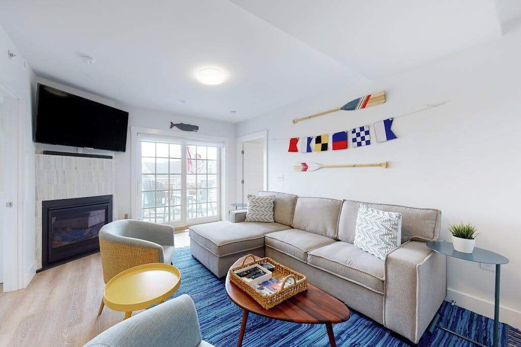TV, fireplace, stereo, offices