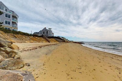 Dreamy ocean-view perch with furnished balcony & beach access - dog-friendly
