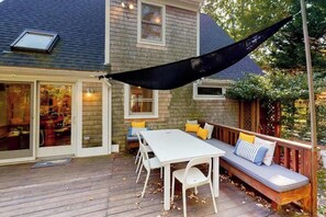 Outdoor dining - Spacious Dennis Home with Large Deck & Backyard - Walk to Corporation Beach (Dennis)