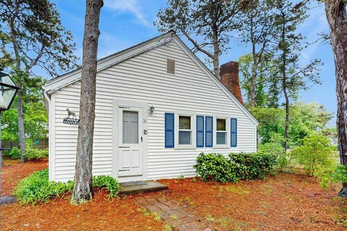 Adorable Cape Escape W/ Private Beach Access, Full Kitchen, & Perfect Location