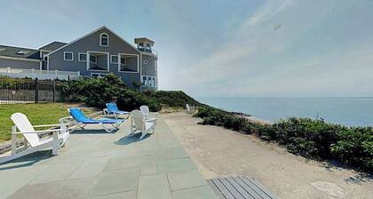 Quaint condo near private beach access with fireplace - close to dining