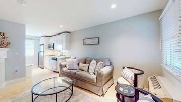TV, fireplace, offices