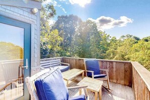 Property grounds - Beautiful dog-friendly home with water view, balcony & washer/dryer (Chilmark)