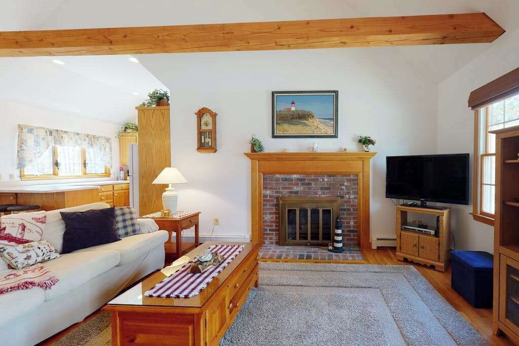 TV, DVD player, stereo, offices