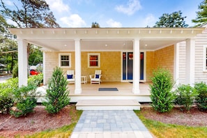 Exterior - Dog-friendly house in a quiet neighborhood with furnished porch & washer/dryer (Cotuit)