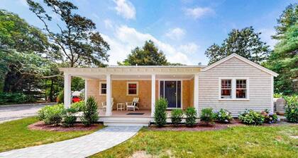 Dog-friendly house in a quiet neighborhood with furnished porch & washer/dryer