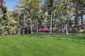 Property grounds - Beautiful home with entertainment - near golf courses & Pleasant Bay (Harwich)