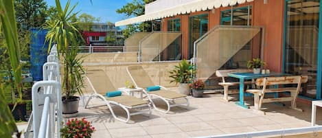 Family Studio, Sea View | Outdoor dining
