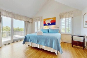 Desk, iron/ironing board, WiFi, bed sheets - Cape Beach House with spectacular views and beach access, central AC (Eastham)