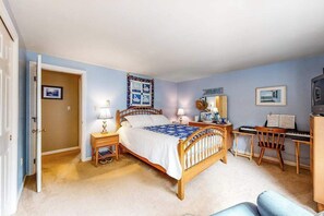 WiFi, bed sheets - Split-Level, Family-Friendly Home w/ a Rear Deck, Gas Grill, Free WiFi, & W/D (Edgartown)