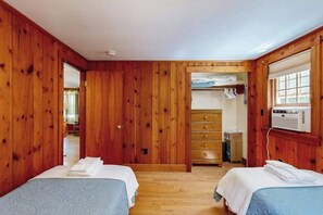 Iron/ironing board, WiFi, bed sheets - Newly updated lakefront cottage with screened porch, large yard & kayaks (Mashpee)