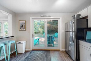 Interior - Modern home in a great location with large yard & private patio (West Tisbury)