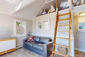 TV, offices - Quiet cottage on the beach with deck, grill, AC, & water views (Truro)