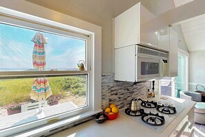 Fridge, microwave, stovetop, dishwasher - Quiet cottage on the beach with deck, grill, AC, & water views (Truro)