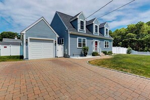 Exterior - Beautiful private home near family beach with large yard, screened gazebo, & AC (South Yarmouth)