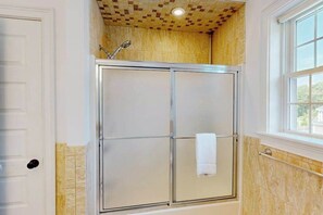 Shower, hair dryer, towels - Beautiful private home near family beach with large yard, screened gazebo, & AC (South Yarmouth)