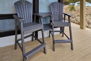 Terrace/patio - Newly Renovated Studio with AC, Grill – steps from Private Beach (Truro)