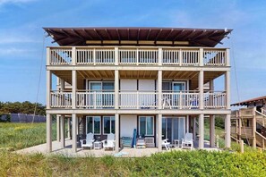 Exterior - Newly Renovated Studio with AC, Grill – steps from Private Beach (Truro)