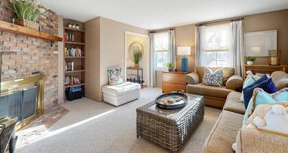 Spacious wooded retreat near canal & beach with deck & alfresco dining