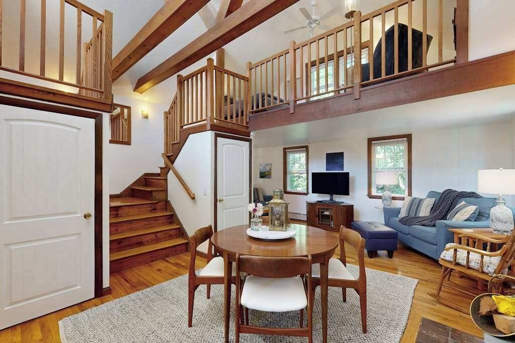 TV, fireplace, offices