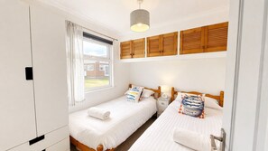 Iron/ironing board, Internet, bed sheets, wheelchair access