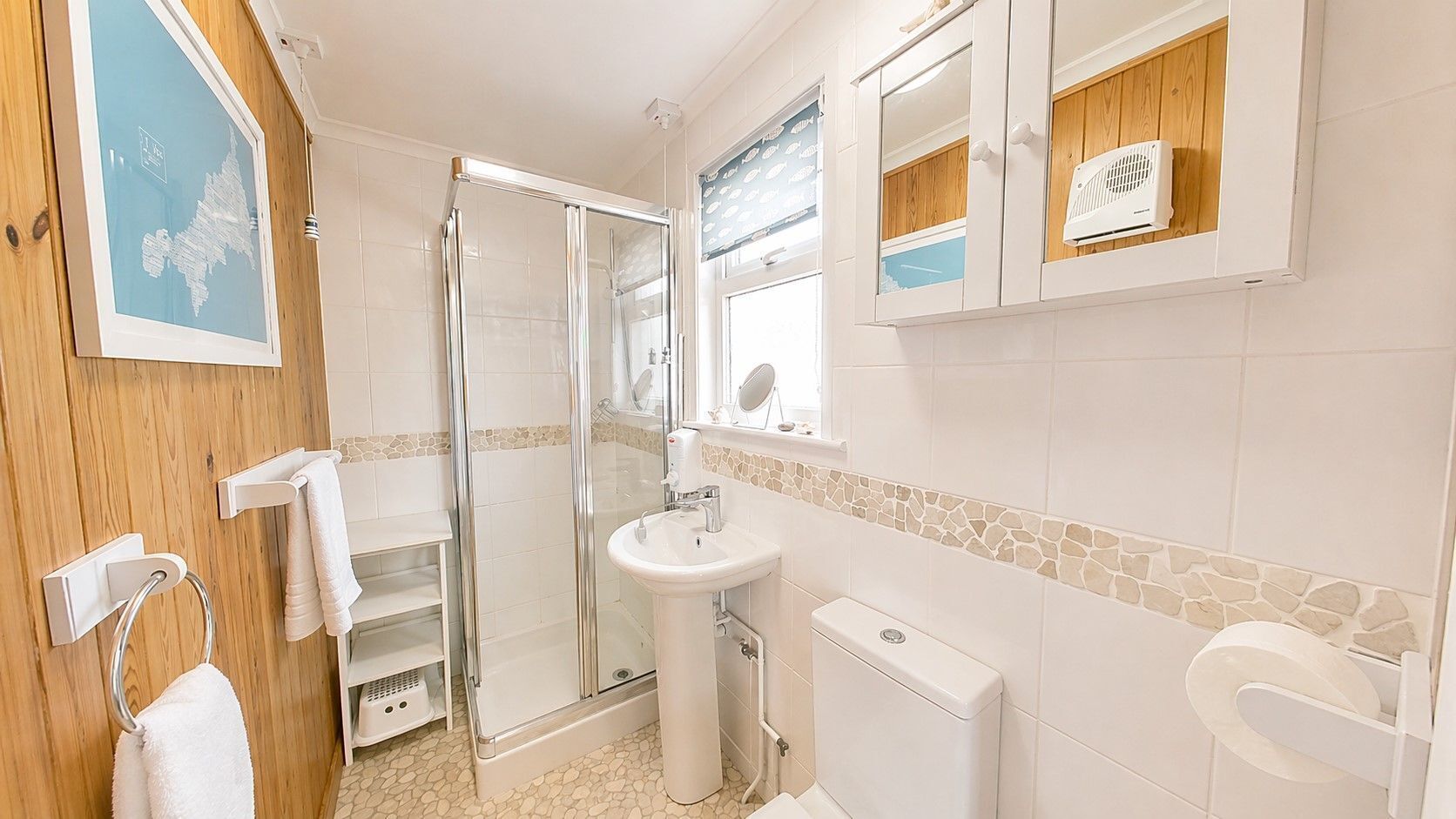 Een douche, handdoeken