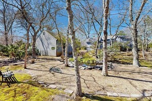 Property grounds - Spacious island home near Farm Neck Golf Course, the beach and town (Oak Bluffs)