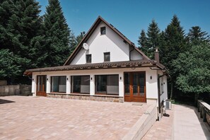 Exterior - 250 m² vacation home with privacy, pool & fantastic mountain and lake views (Homer)