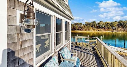 Breathtaking Riverfront Home with a Lovely Deck, Close to Beach - Dogs OK