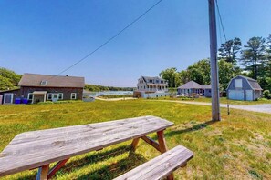 Outdoor dining - Inviting cottage with golf nearby, central AC, & full kitchen (Cataumet)