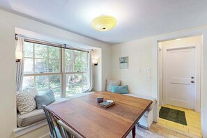 Interior - Coastal home with screened porch, W/D, & amazing location (Centerville)