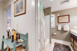 Interior - Ideally located home with yard, grill, bikes, gas fireplace, streaming, W/D, AC (Brewster)